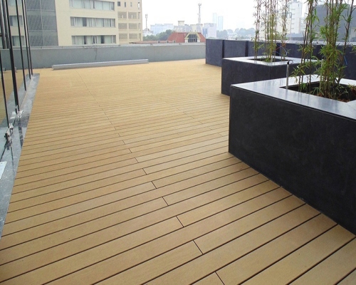 Sàn gỗ ngoài trời chính hãng giá rẻ