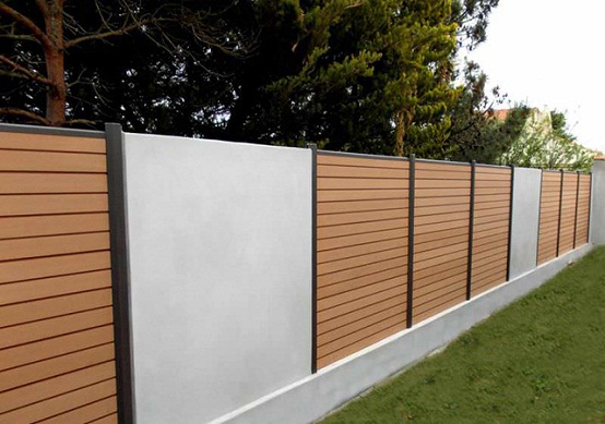 So sánh hàng rào gỗ thông và hàng rào gỗ nhựa composite