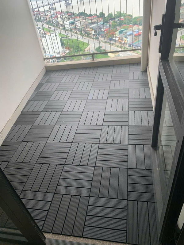 sàn gỗ ban công màu dark grey