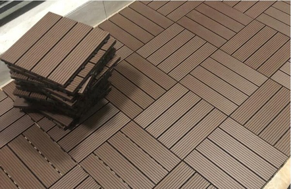 sàn gỗ ban công màu coffee